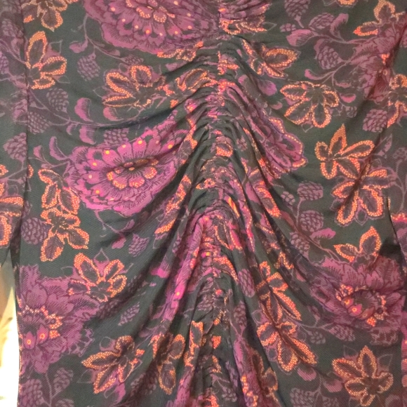 Jane and Delancey Dark Whimsical Floral Black/Red Gathered Front Sheer Top XL - Picture 6 of 11